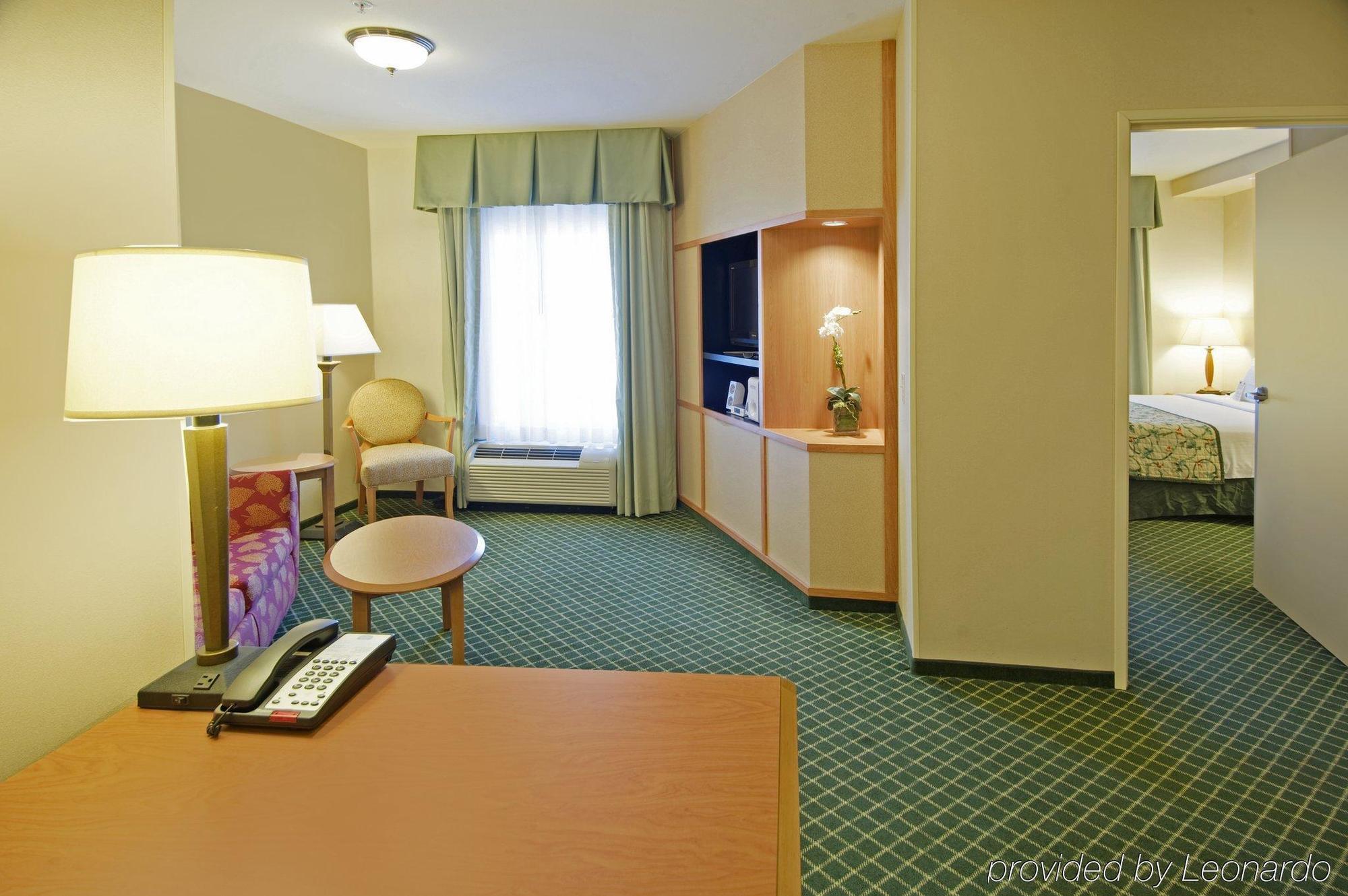 Fairfield Inn & Suites By Marriott Кордел Номер фото